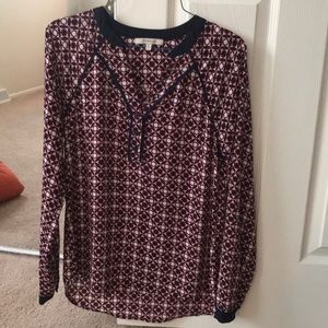 Pattern blouse with button details